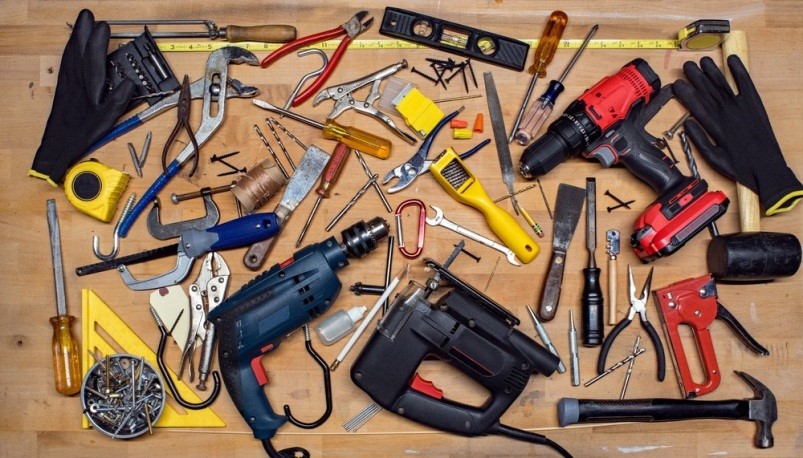 HAND TOOLS DAN POWER TOOLS