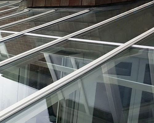 Inovasi Akrilik dalam Arsitektur Modern: Keindahan dan Kekuatan dalam Satu Material